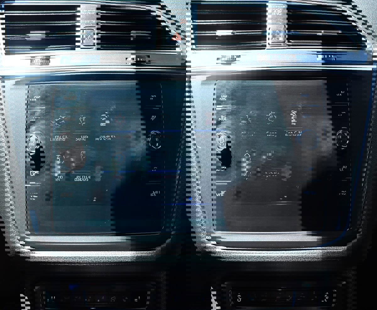 Used 2021 Volkswagen Tiguan SEL Premium R-Line image 50