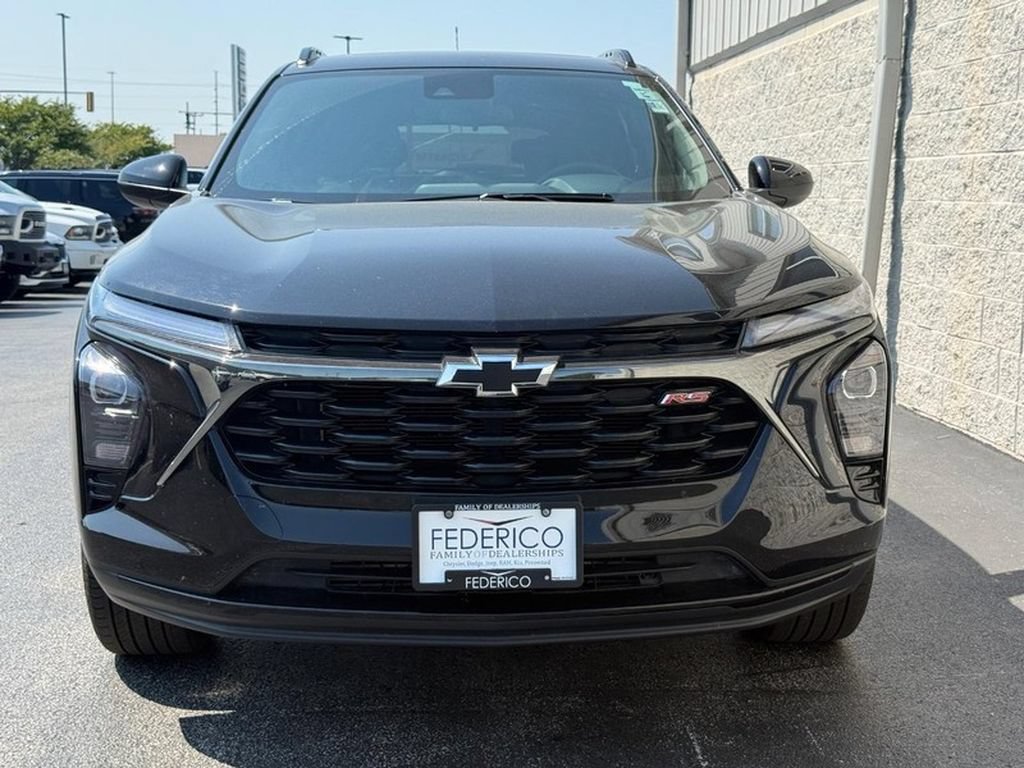 Used 2025 Chevrolet Trax RS w/ Sunroof Package FWD image 12