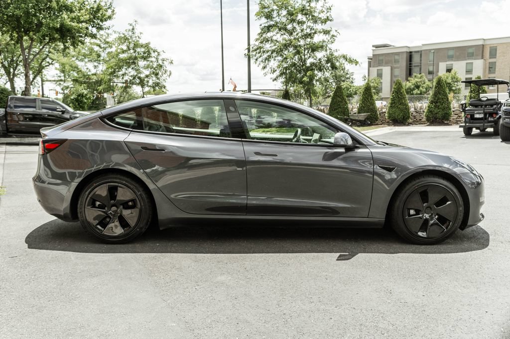 Used 2022 Tesla Model 3 Long Range AWD/4WD image 3
