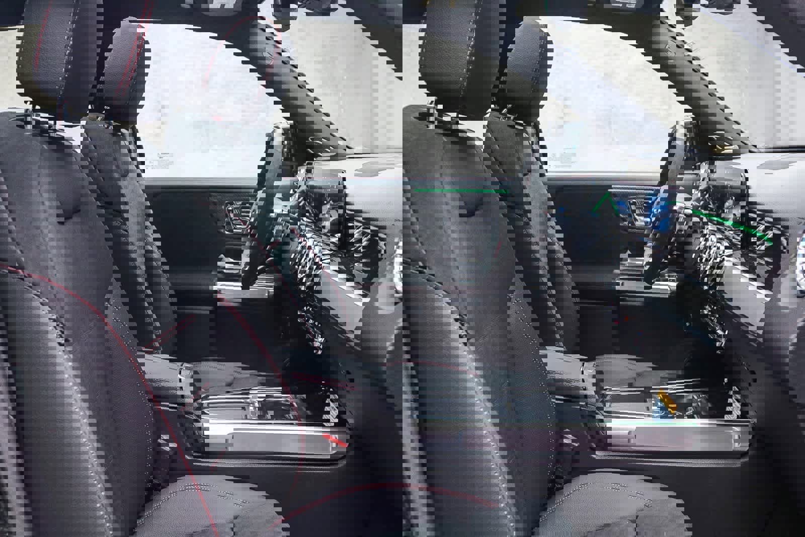 New 2025 Mercedes-Benz GLB 35 AMG 4MATIC image 18