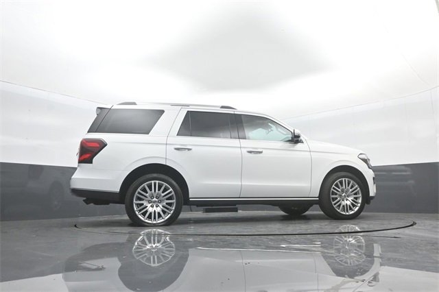 Used 2023 Ford Expedition Limited image 32