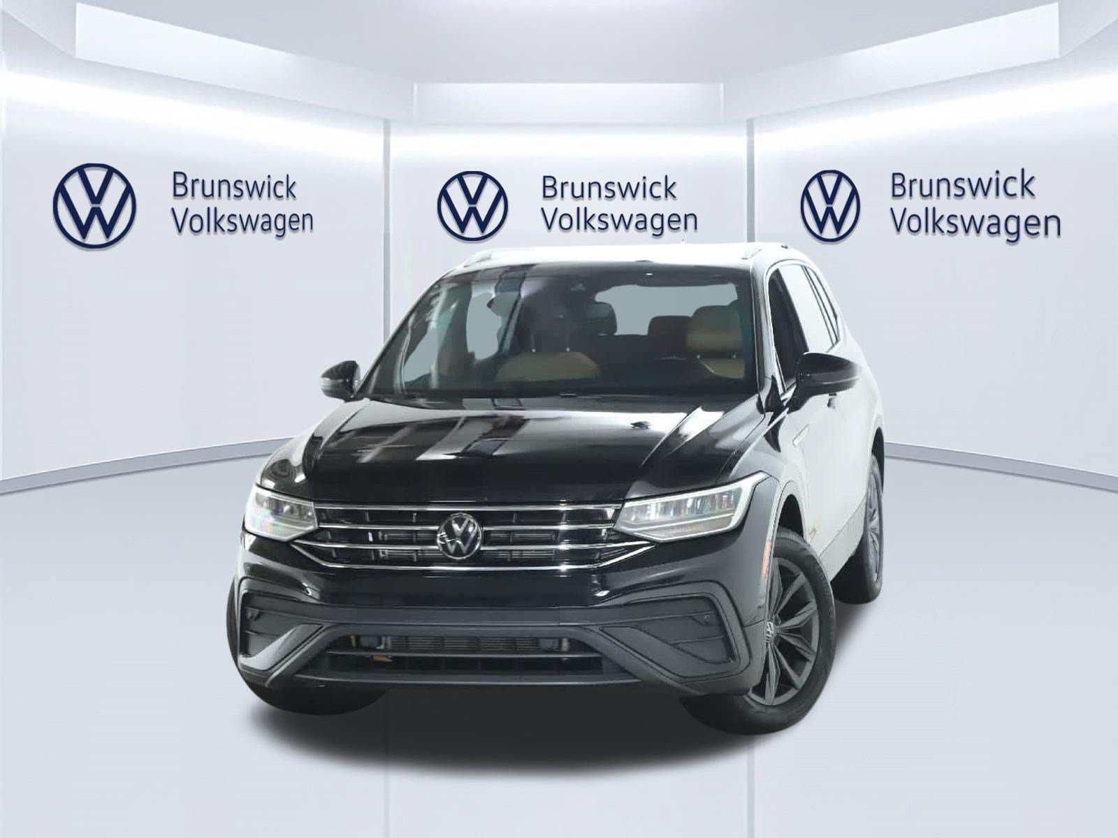 Certified 2023 Volkswagen Tiguan SE AWD/4WD image 3