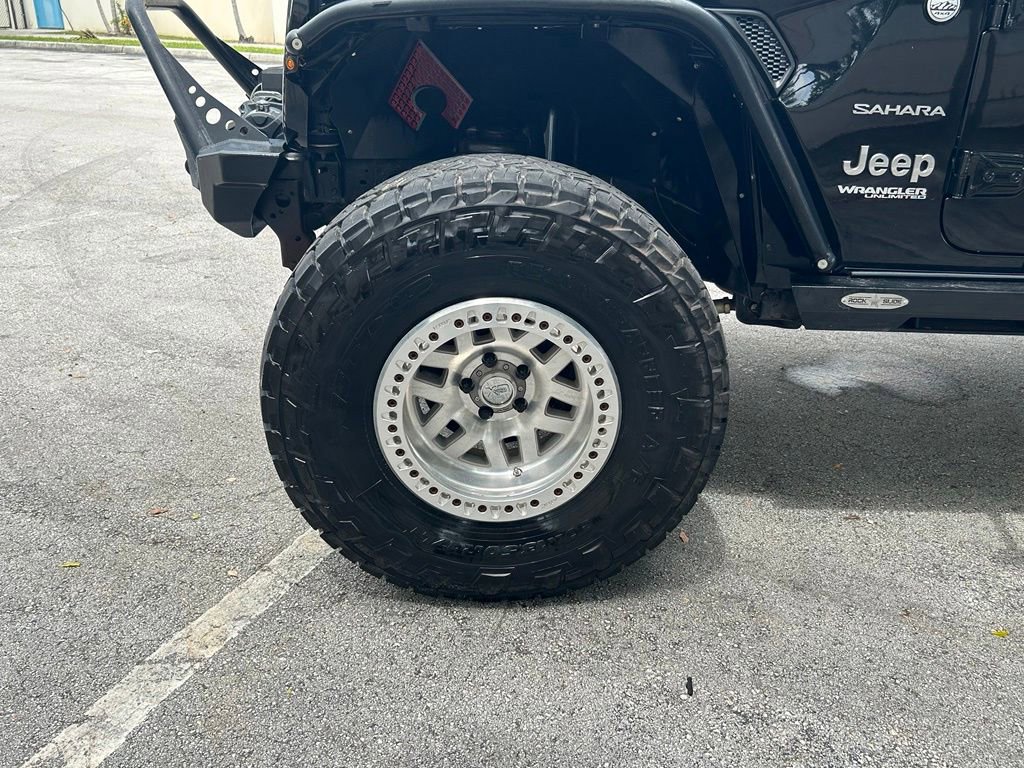 Used 2018 Jeep Wrangler Unlimited Sahara AWD/4WD image 29