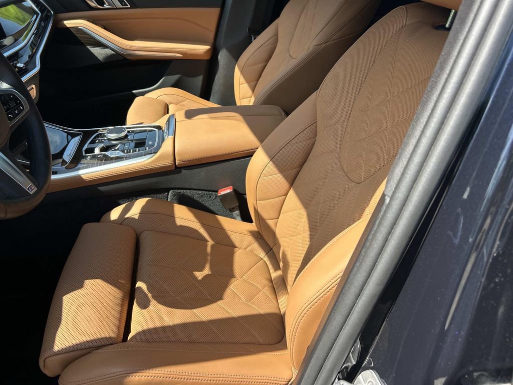 Used 2024 BMW X5 sDrive40i w/ M Sport Package RWD image 18