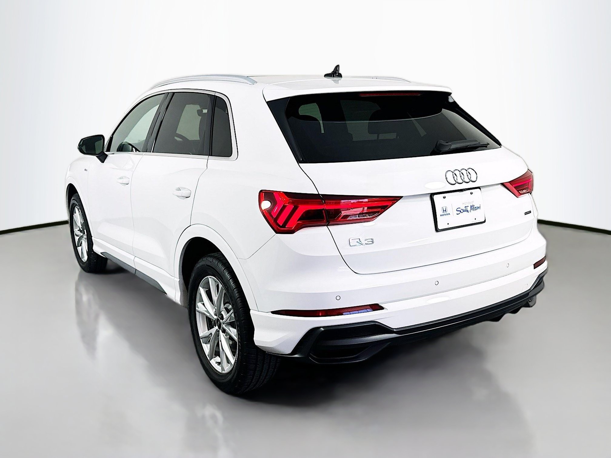 Used 2021 Audi Q3 2.0T Premium AWD/4WD image 4