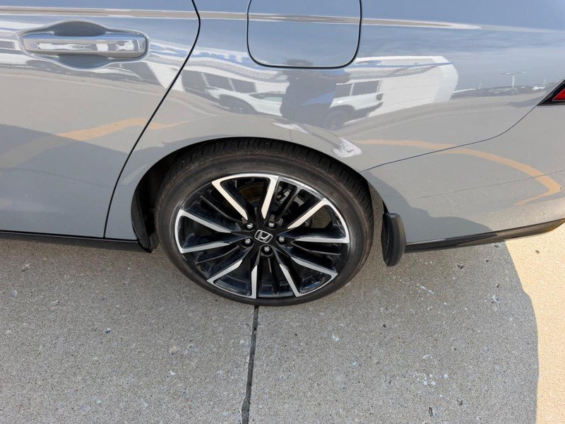 Used 2025 Honda Accord Touring image 5