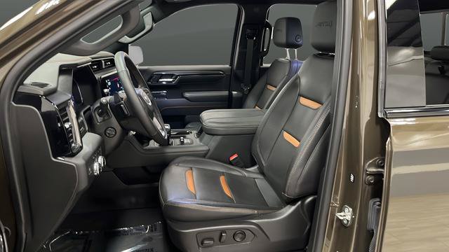 Used 2024 GMC Sierra 1500 AT4 w/ AT4 Premium Package AWD/4WD image 9