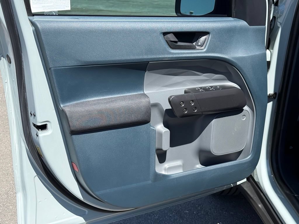 Used 2023 Ford Maverick XL FWD image 18