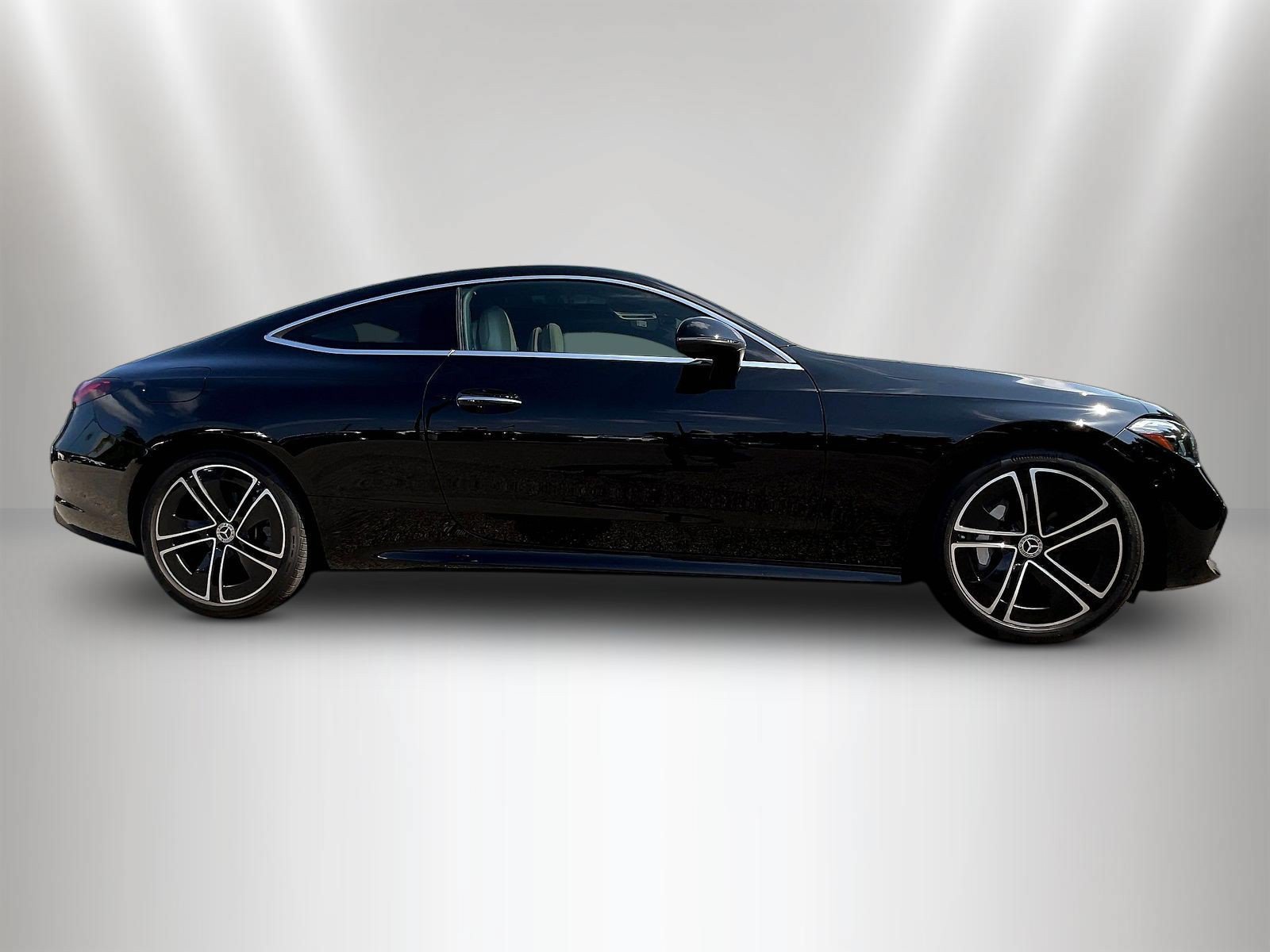 Certified 2024 Mercedes-Benz CLE 300 4MATIC Coupe image 4