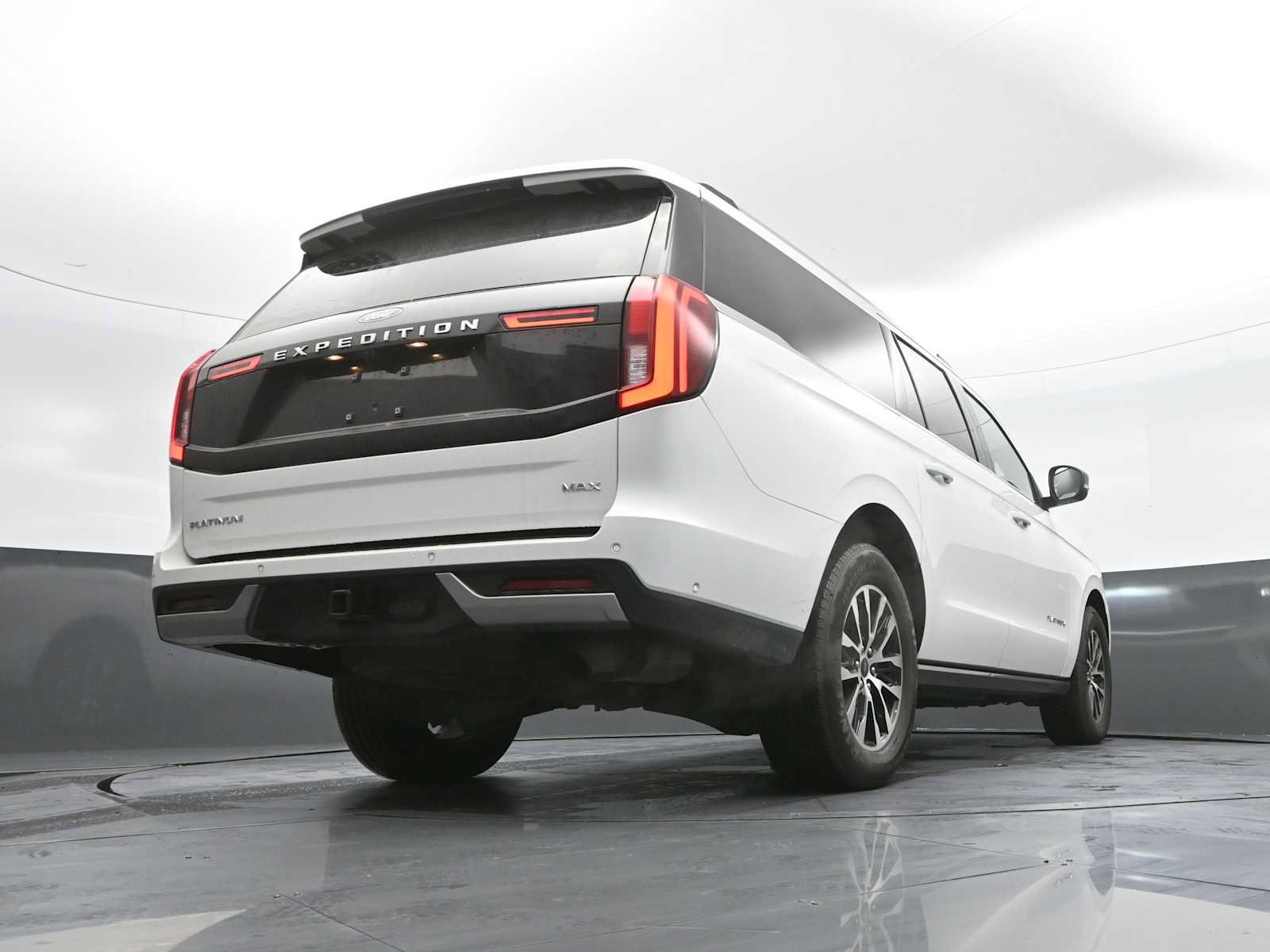 Used 2025 Ford Expedition Max Platinum AWD/4WD image 41