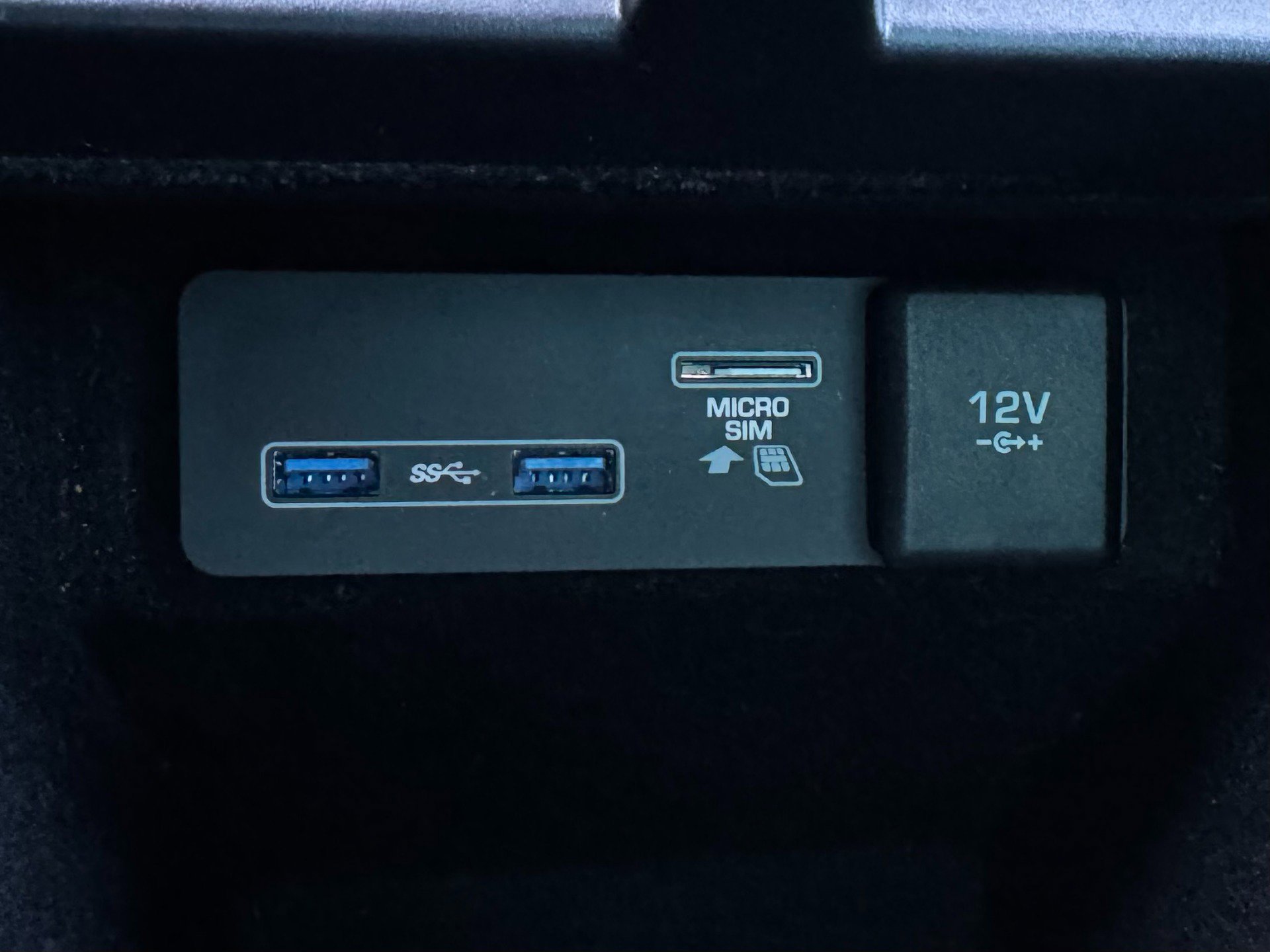 Used 2020 Land Rover Range Rover Evoque R-Dynamic SE image 15