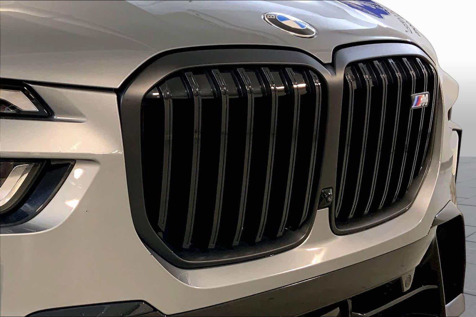 Certified 2025 BMW X7 M60i AWD/4WD image 32