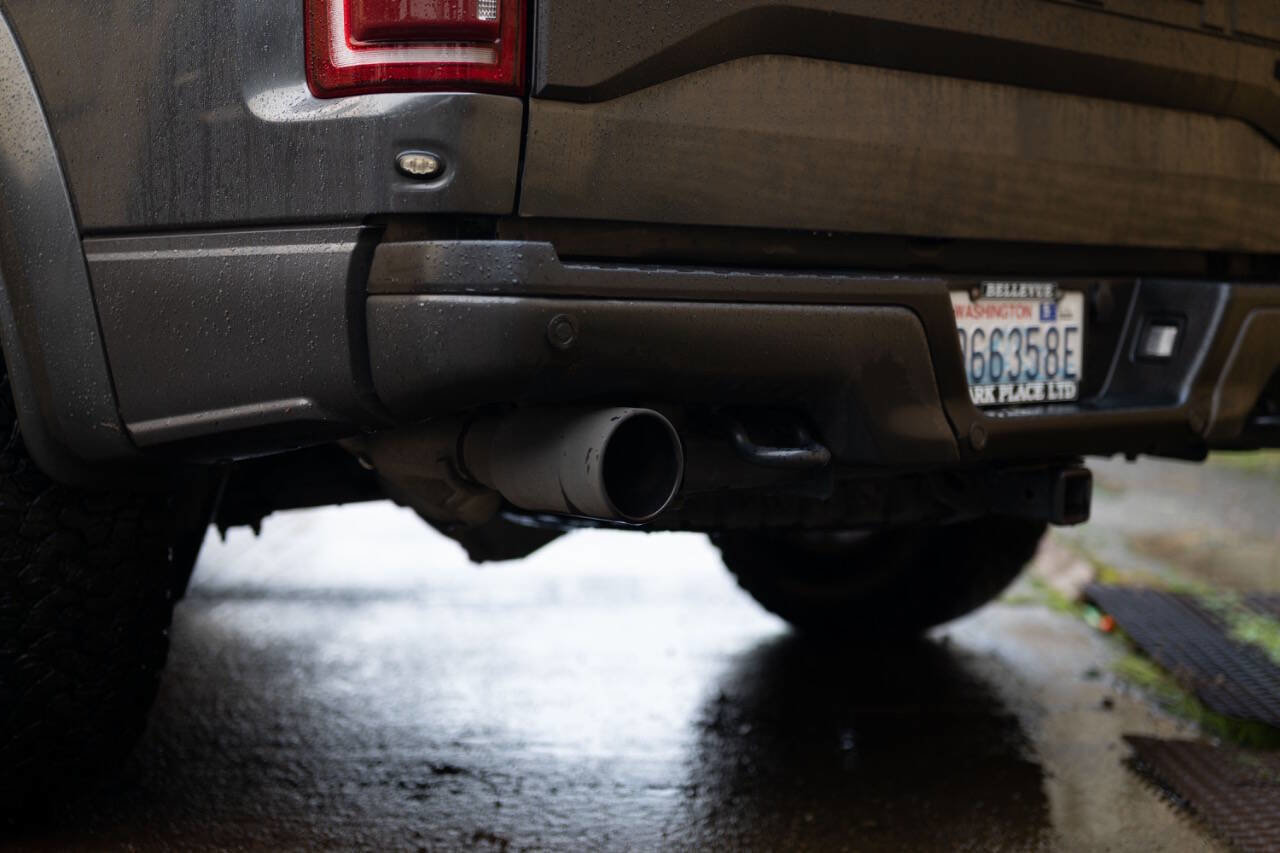 Used 2017 Ford F150 Raptor w/ Equipment Group 802A Luxury image 32