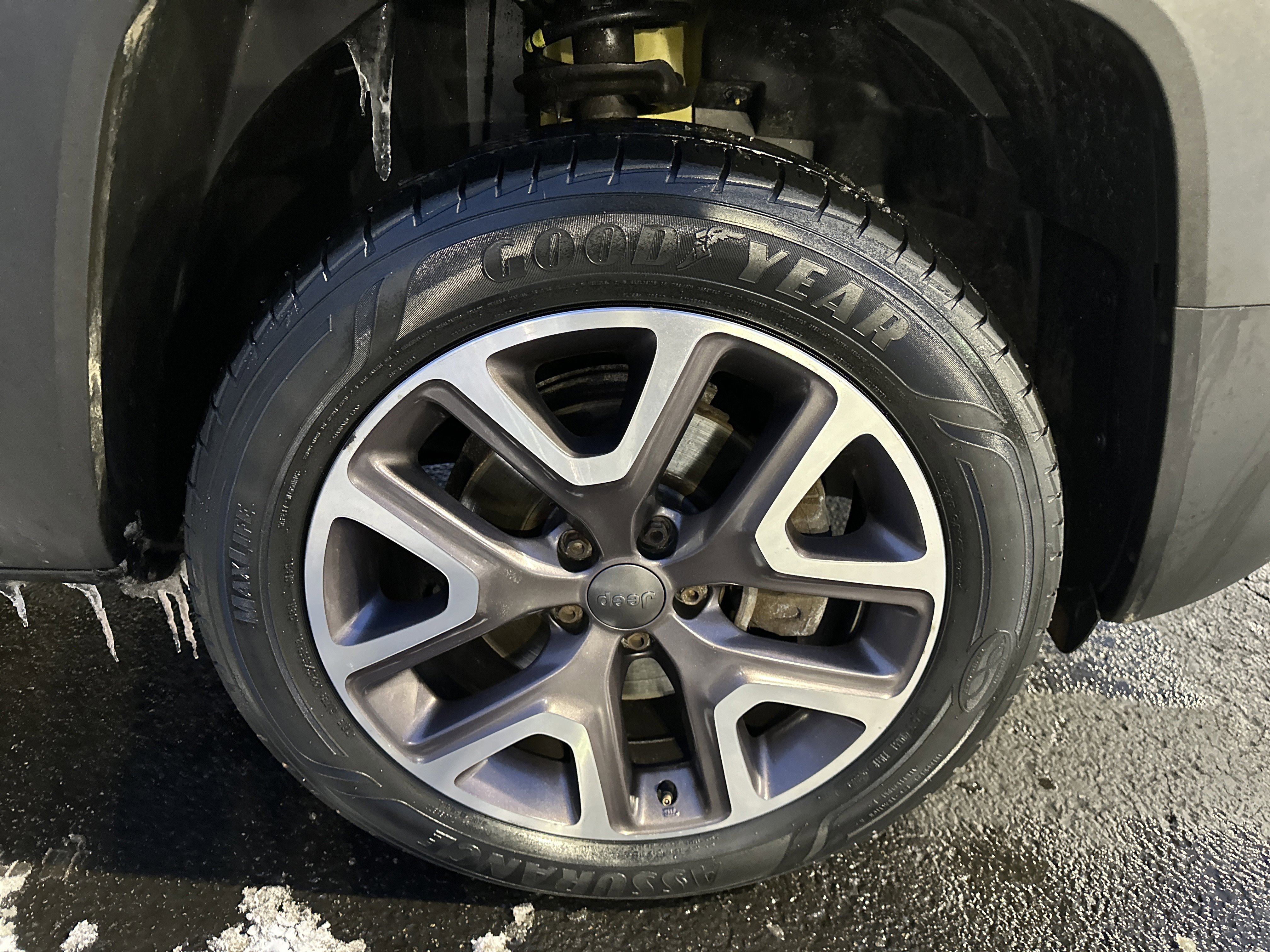 Used 2015 Jeep Renegade Latitude w/ Popular Equipment Group image 13