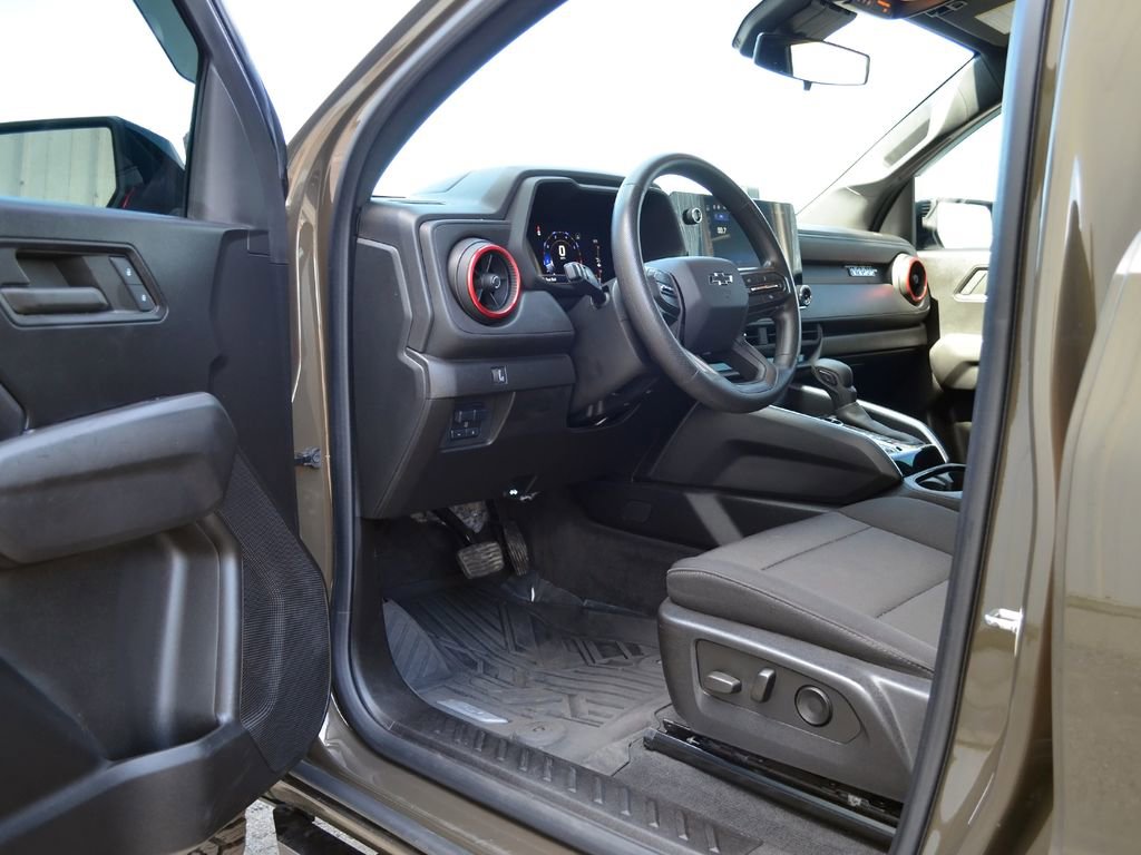 Used 2023 Chevrolet Colorado Trail Boss w/ Advanced Trailering Package image 28