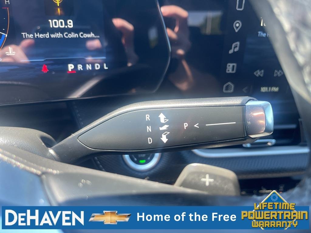 Used 2025 Chevrolet Equinox LT AWD/4WD image 15