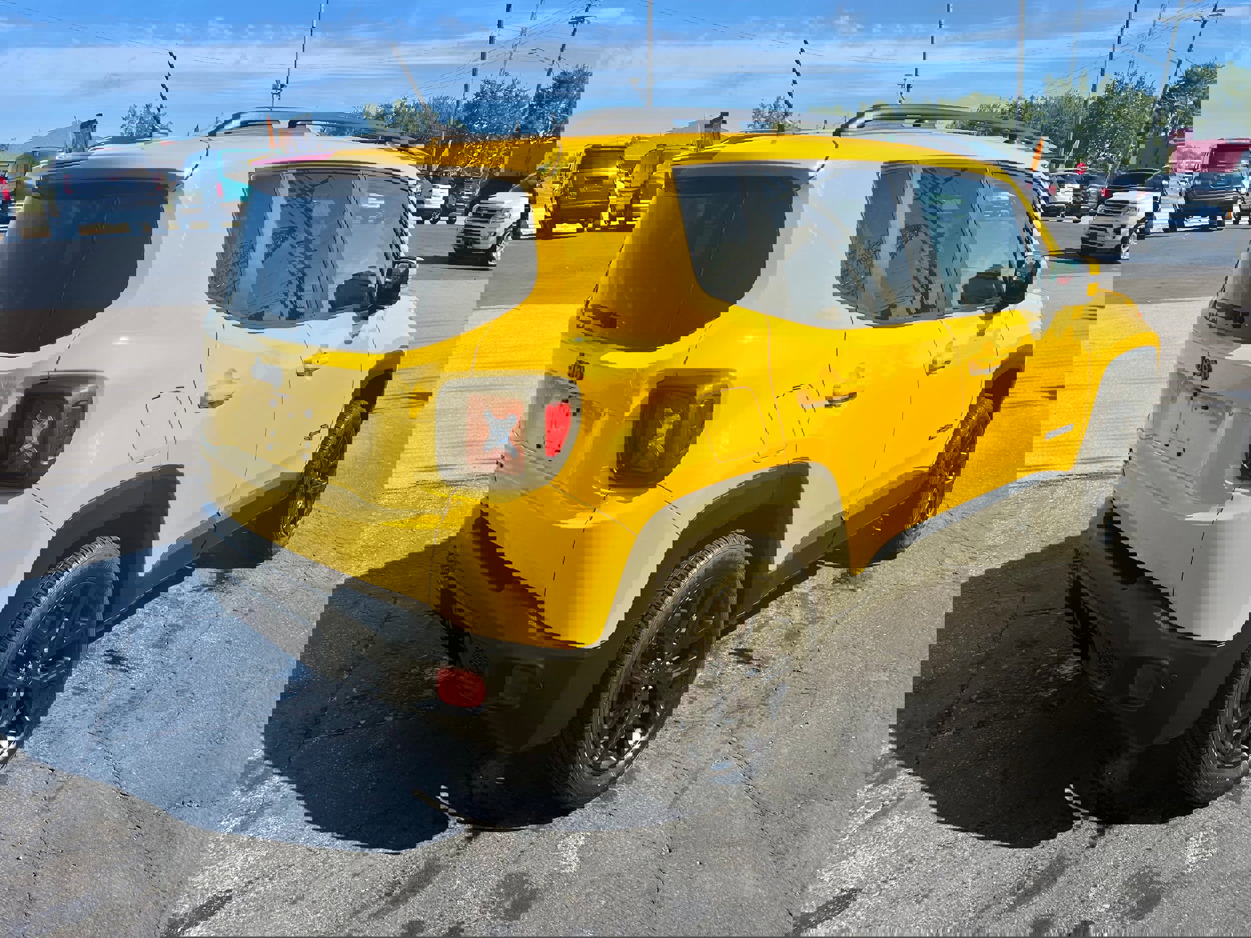 Used 2017 Jeep Renegade Altitude image 6