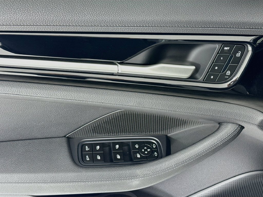 New 2026 Porsche Panamera 4 AWD/4WD image 11