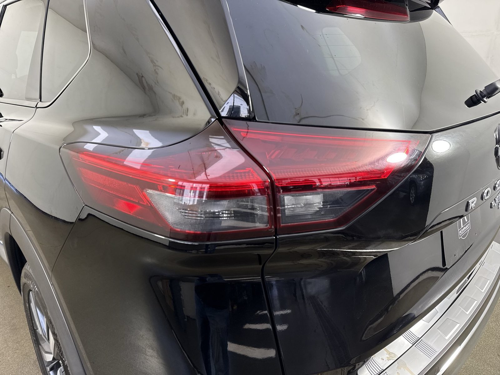 Certified 2023 Nissan Rogue Platinum w/ Platinum Premium Package AWD/4WD image 33
