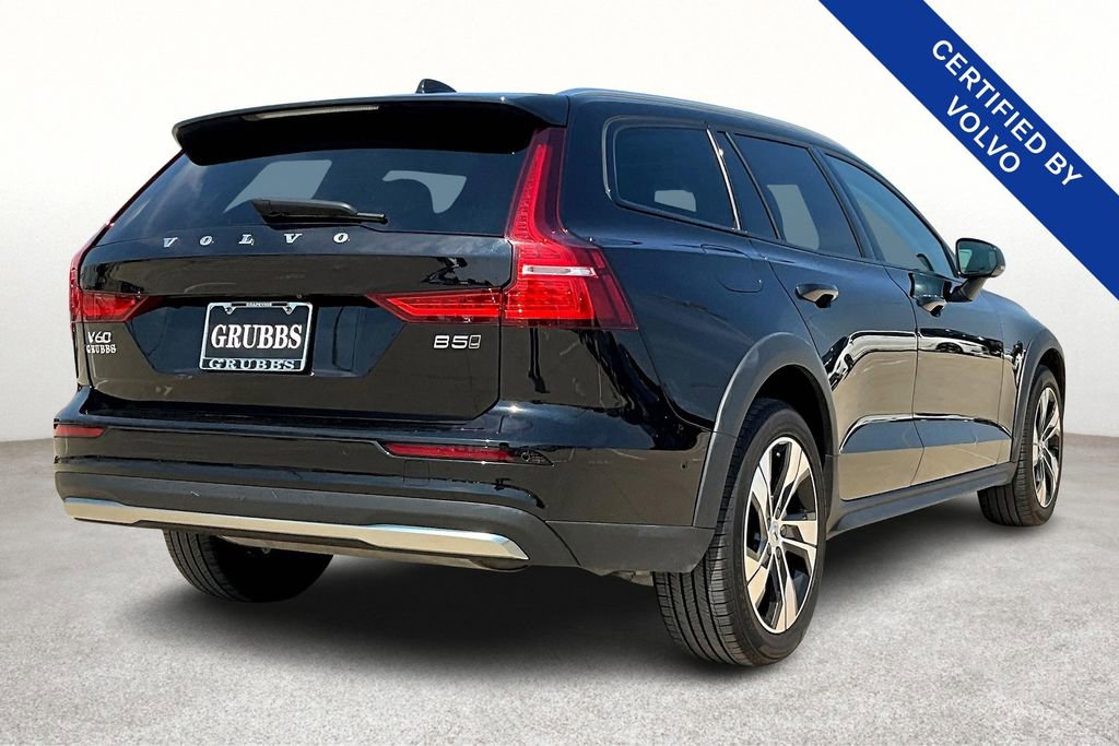 Certified 2024 Volvo V60 B5 Cross Country Plus image 2