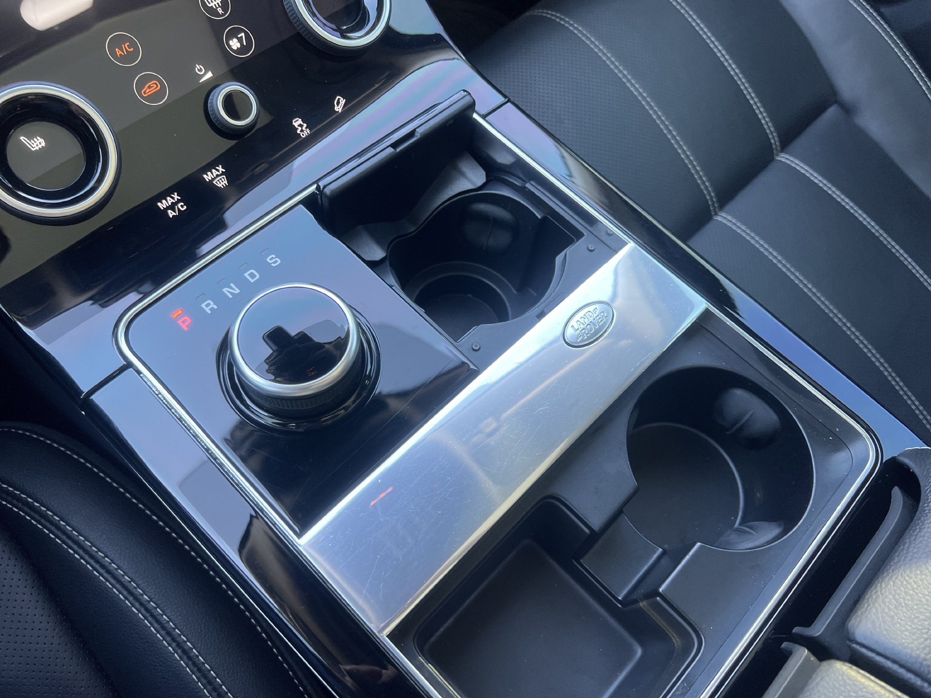 Used 2019 Land Rover Range Rover Velar S AWD/4WD image 7