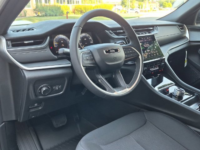 New 2026 Jeep Grand Cherokee Laredo X RWD image 29