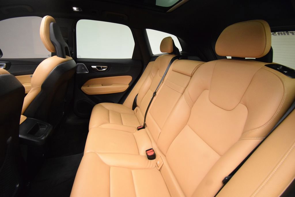 Used 2018 Volvo XC60 T5 Momentum w/ Vision Package AWD/4WD image 21