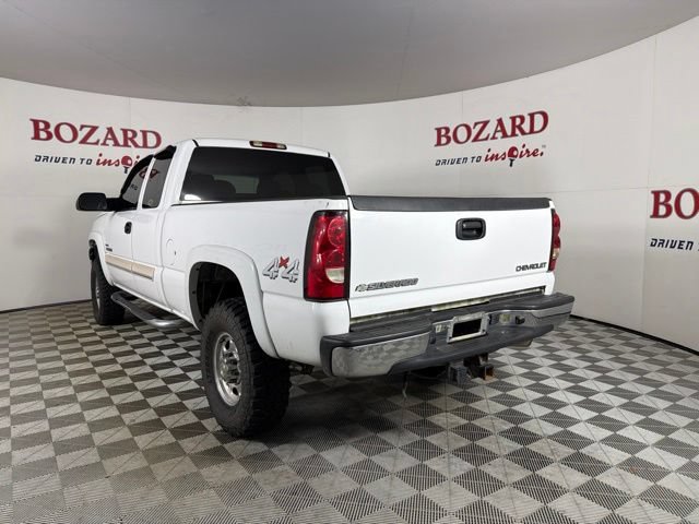 Used 2005 Chevrolet Silverado 2500 LS w/ Heavy-Duty Power Package AWD/4WD image 6