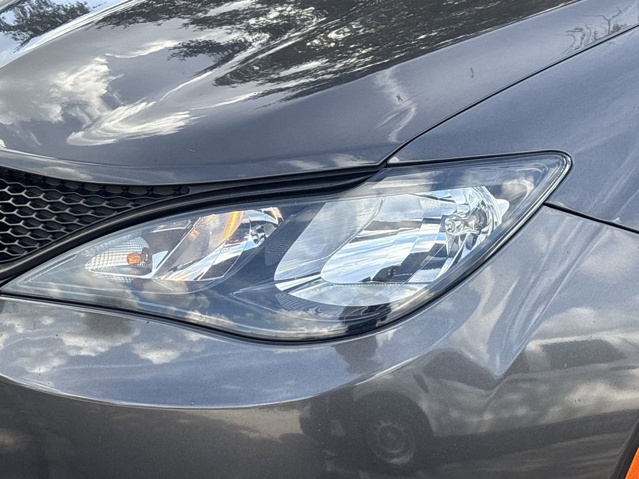 Used 2021 Chrysler Voyager LX image 6