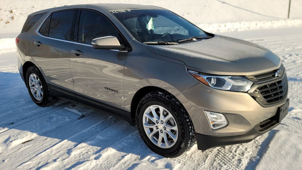 Used 2019 Chevrolet Equinox LT image 2