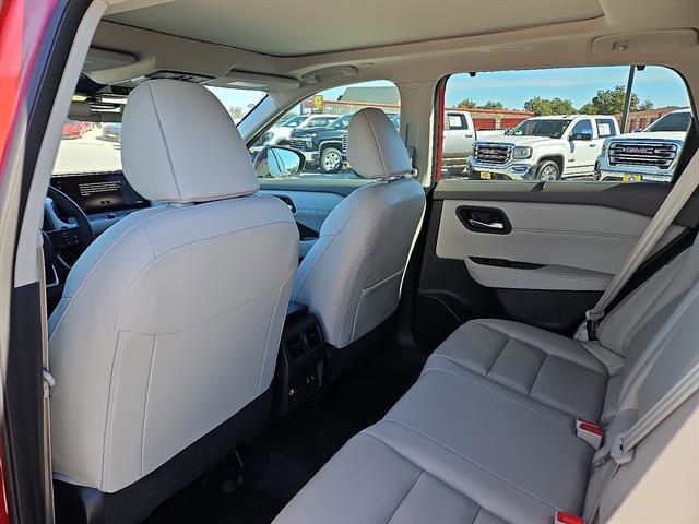 Used 2024 Nissan Rogue SL w/ SL Premium Package image 9