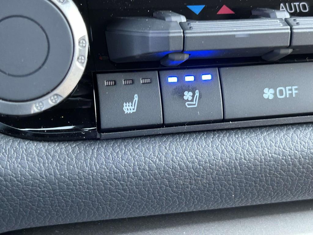 New 2026 Toyota Tundra Limited AWD/4WD image 26