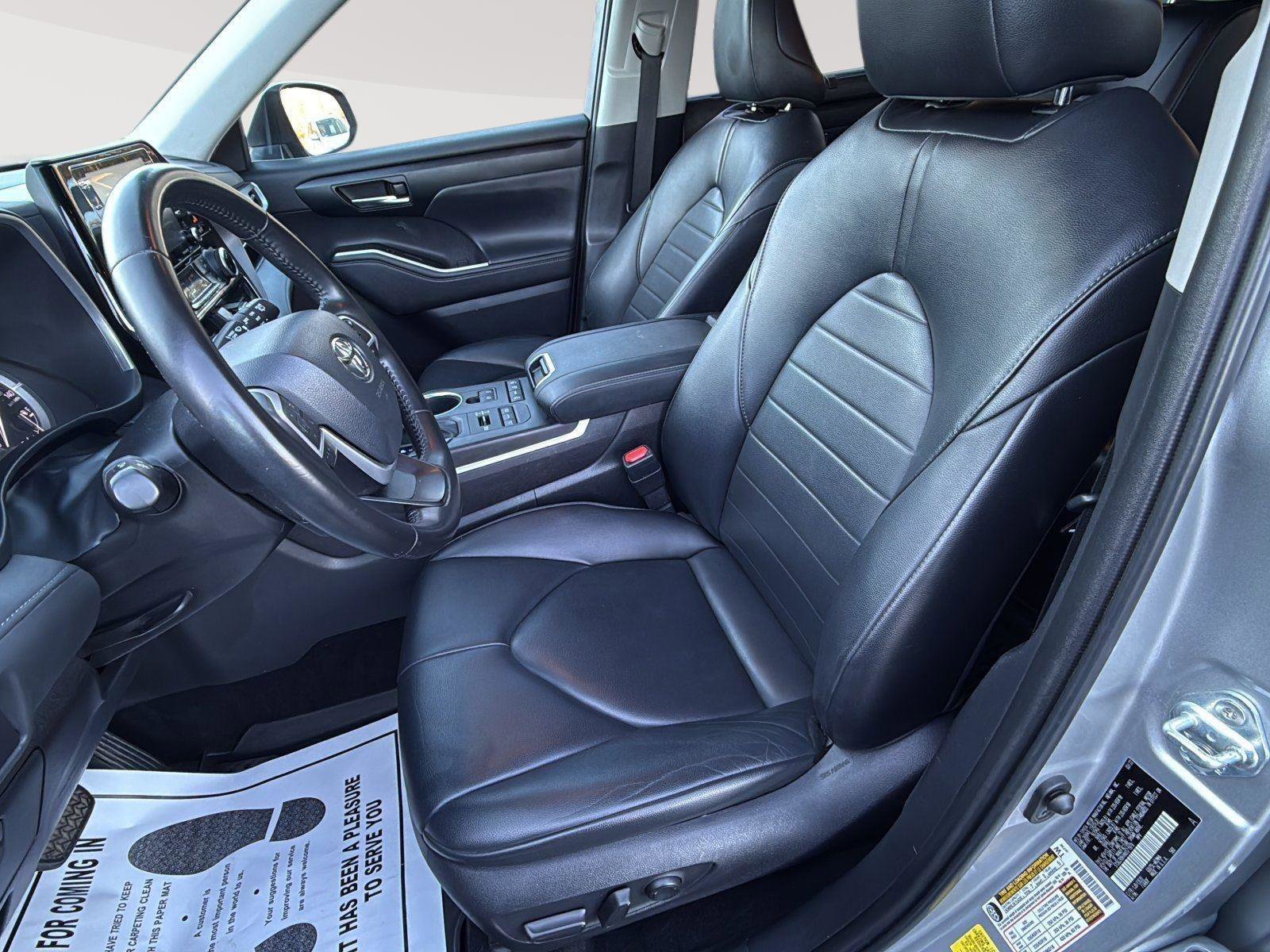 Used 2022 Toyota Highlander XLE image 18