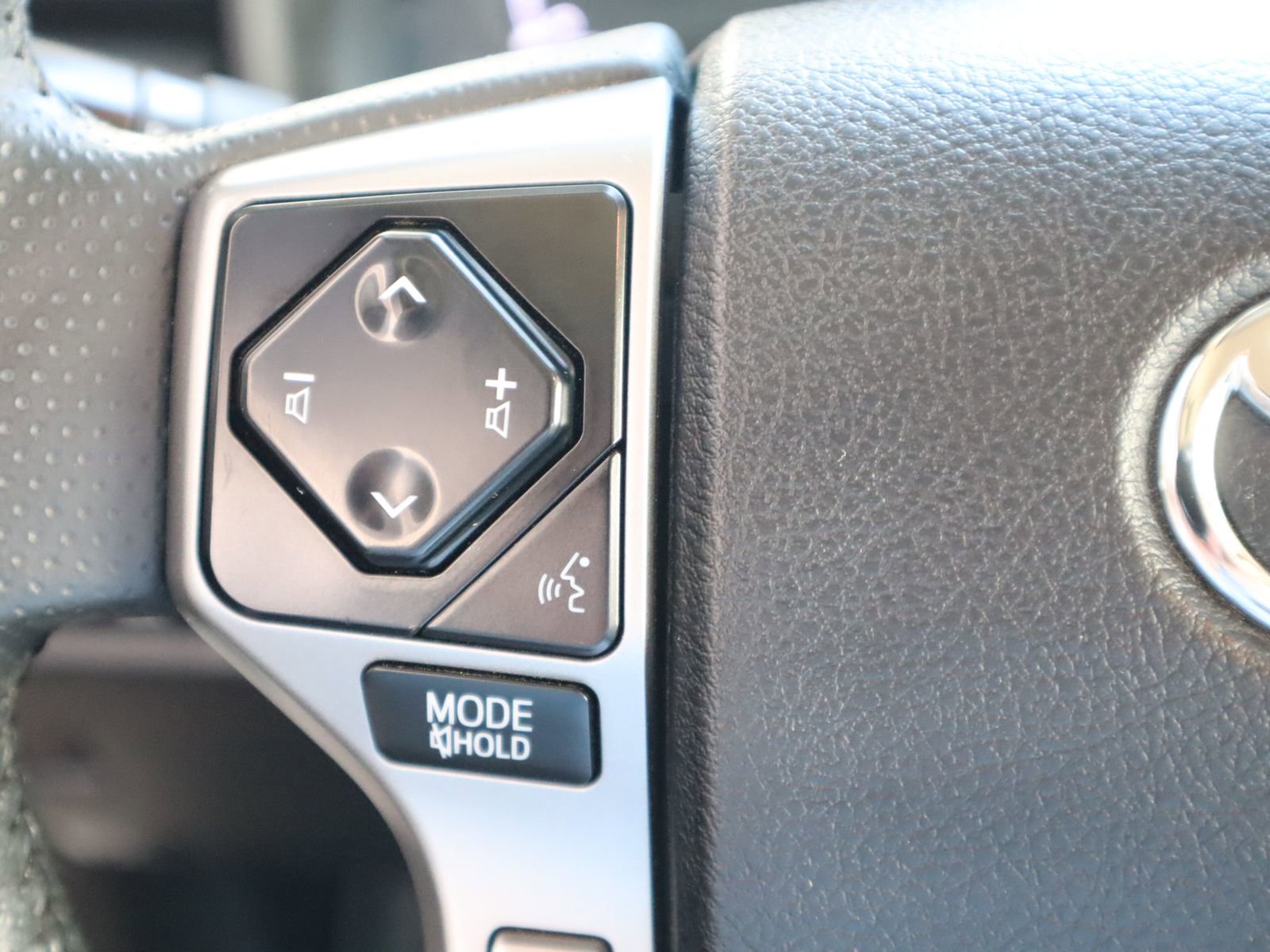 Used 2021 Toyota 4Runner SR5 AWD/4WD image 34