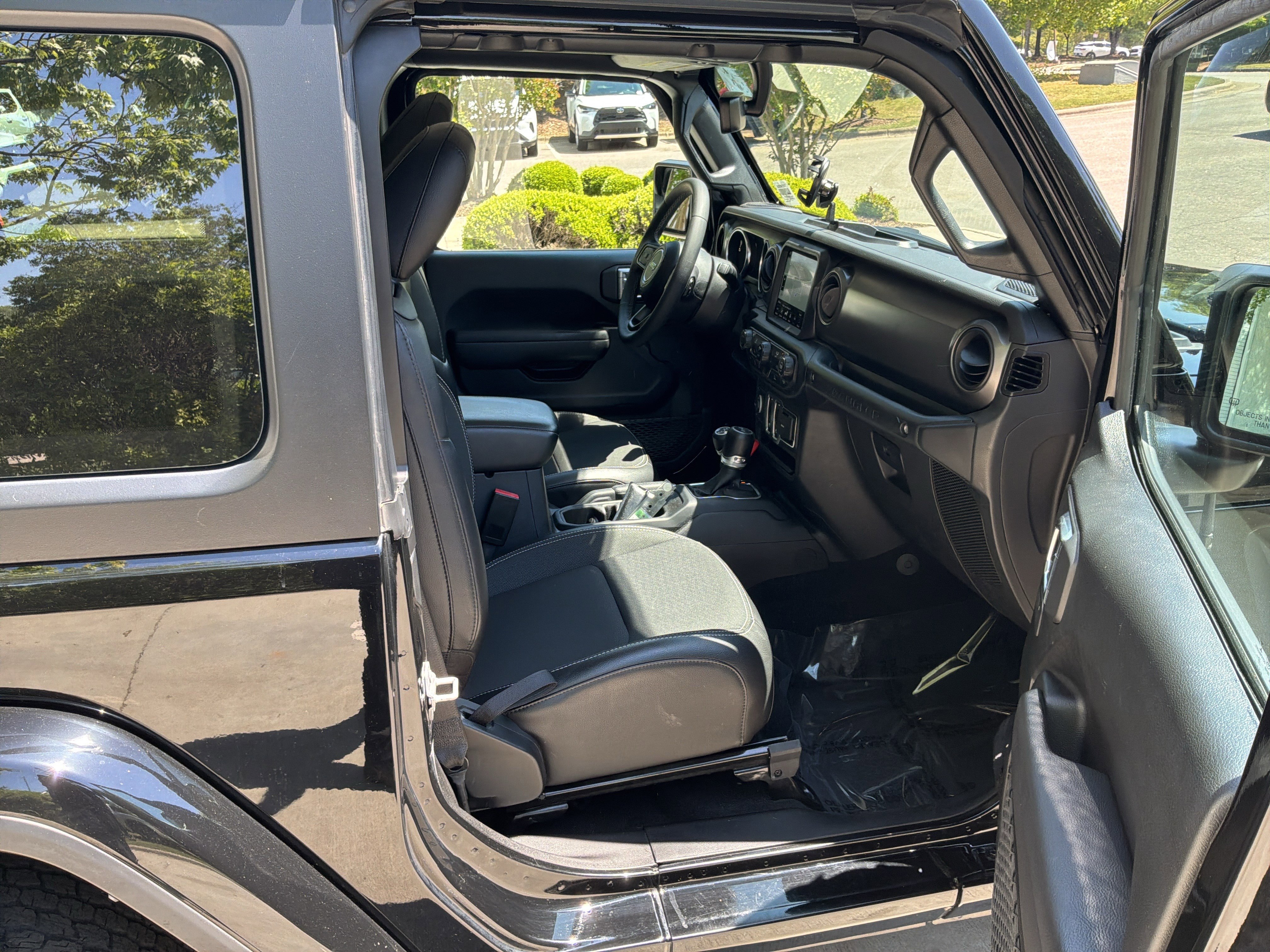 Used 2023 Jeep Wrangler Sport AWD/4WD image 33