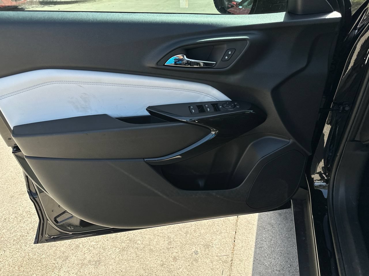 New 2026 Chevrolet Trax RS w/ Sunroof Package FWD image 11