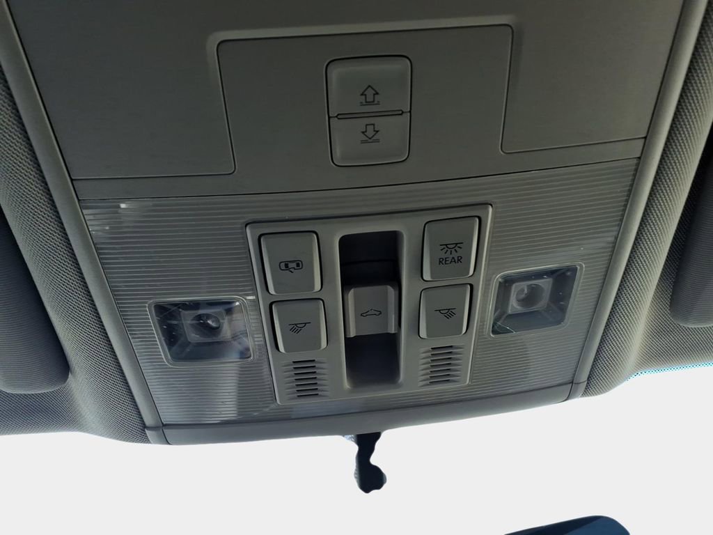 Used 2023 Volkswagen Atlas SE w/ Panoramic Sunroof Package image 25