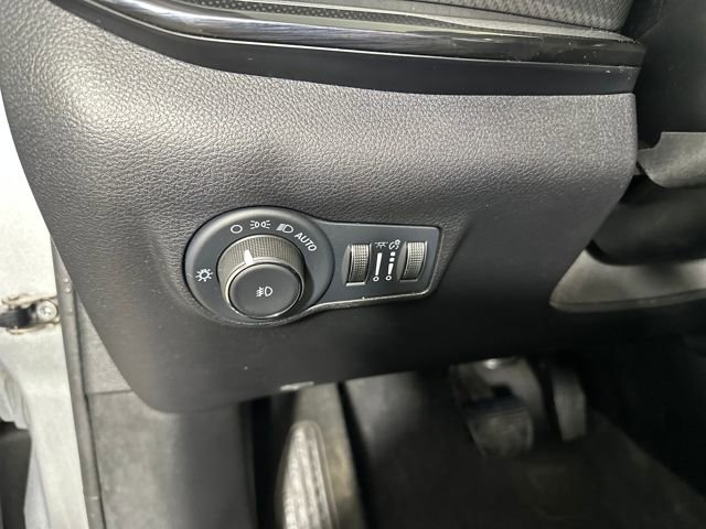 Used 2022 Jeep Compass Trailhawk w/ Sun and Sound Group image 19