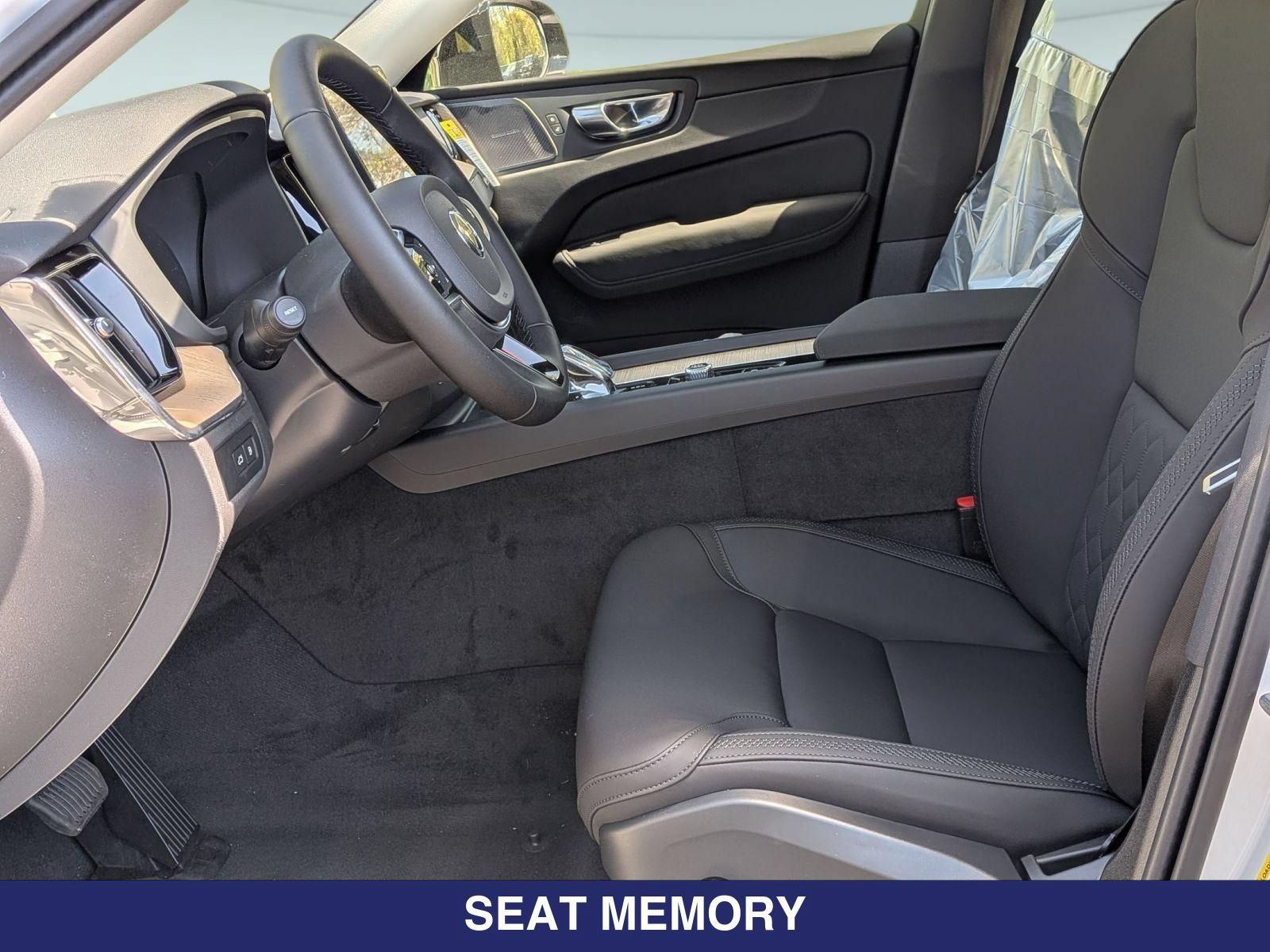 New 2026 Volvo XC60 T8 Plus w/ Protection Package Premier AWD/4WD image 14