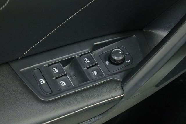 Certified 2022 Volkswagen Tiguan SE w/ Panoramic Sunroof Package image 32