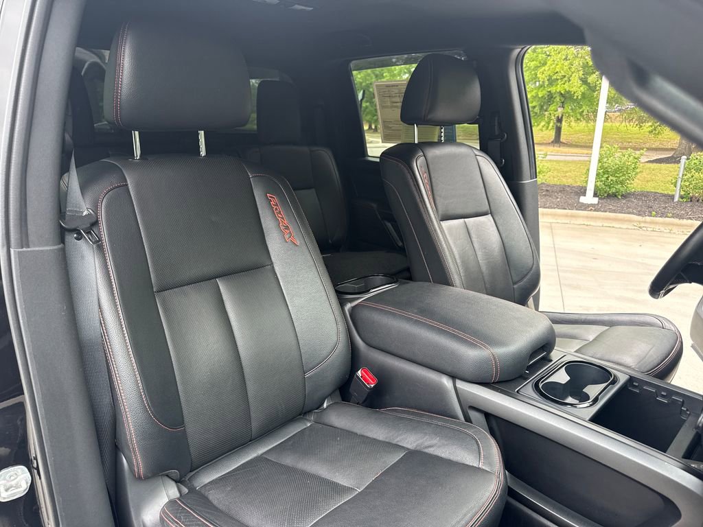 Used 2021 Nissan Titan PRO-4X w/ Pro-4x Convenience Package AWD/4WD image 33