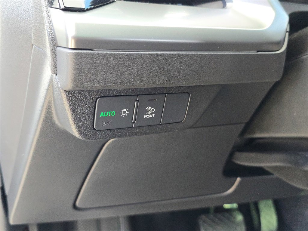 Used 2024 Audi Q4 e-tron Prestige image 33