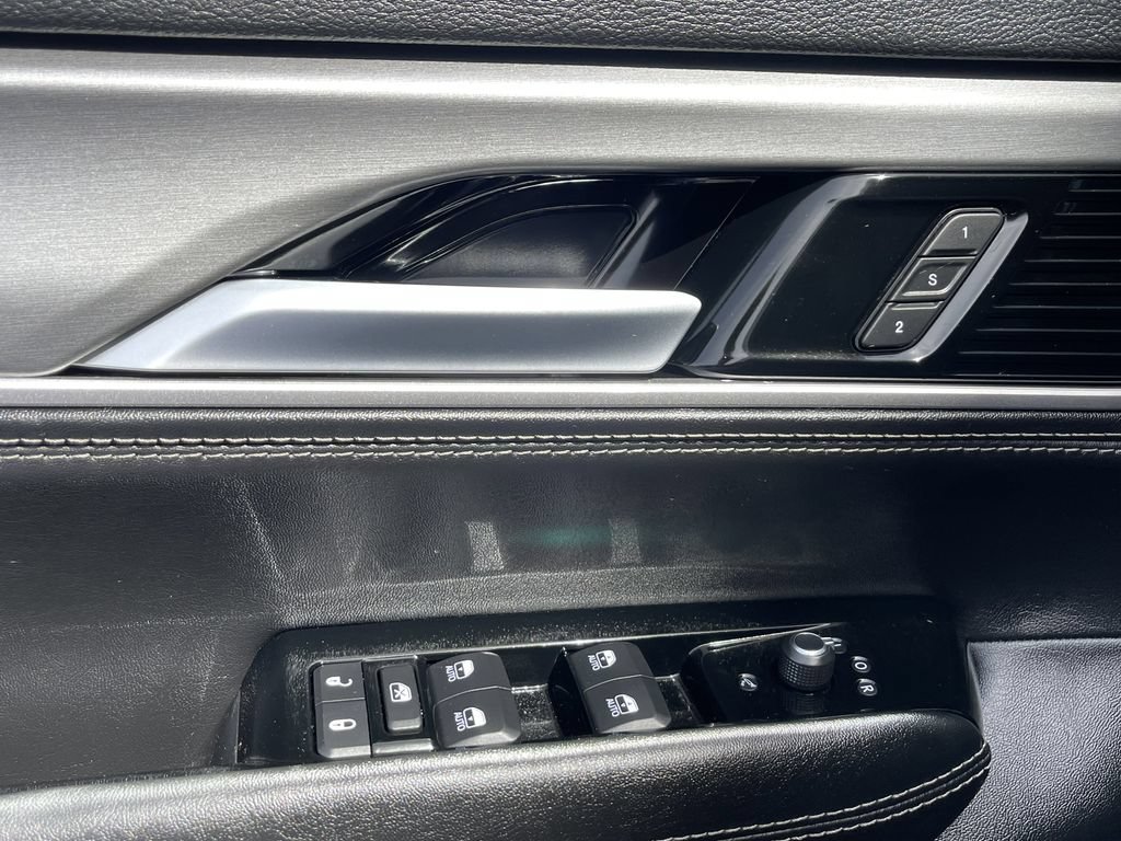 New 2026 Jeep Grand Wagoneer Limited w/ 8-Passenger Seating Package AWD/4WD image 11