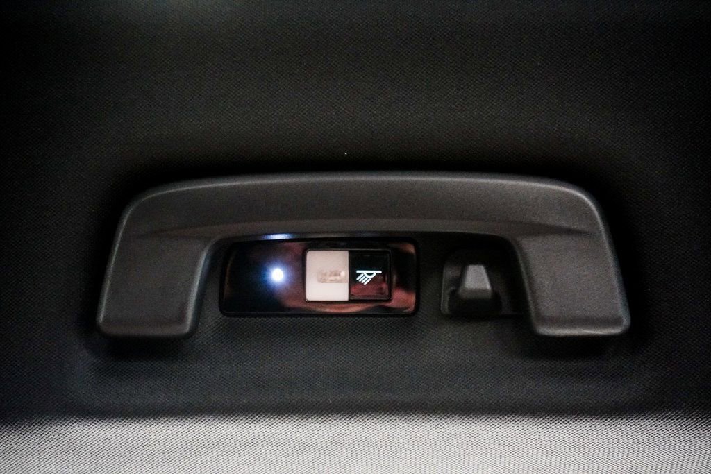 Used 2022 Porsche Taycan 4 Cross Turismo image 24