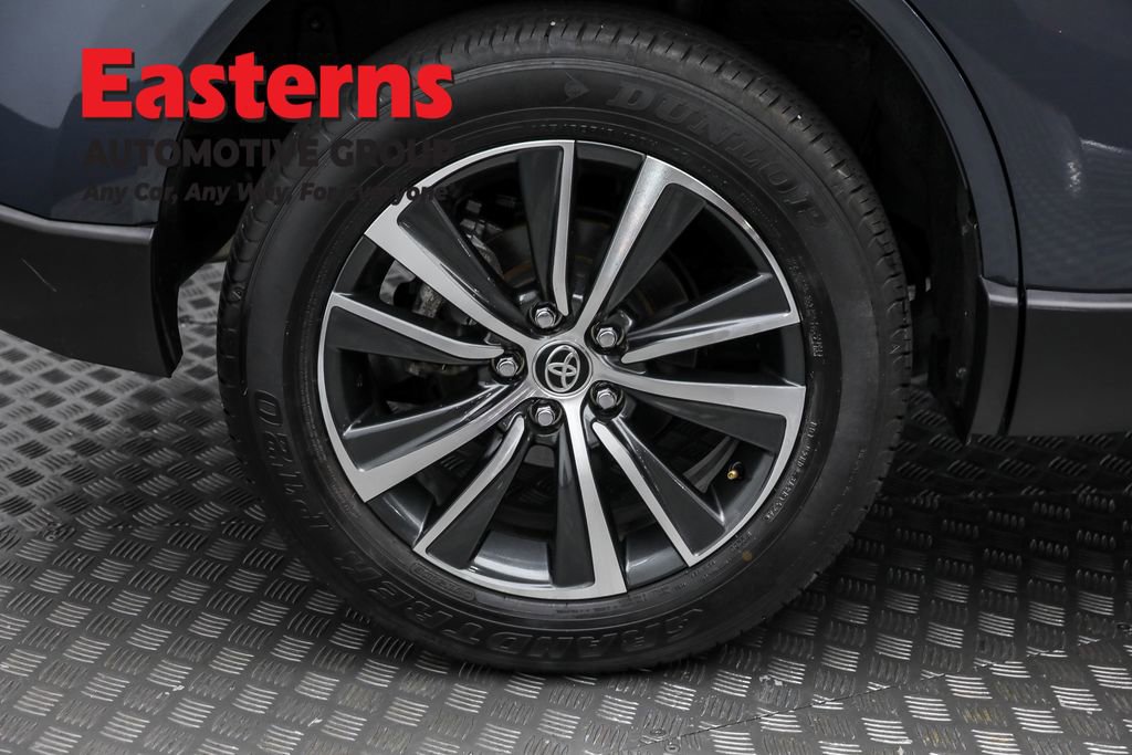 Used 2024 Toyota Venza LE image 28