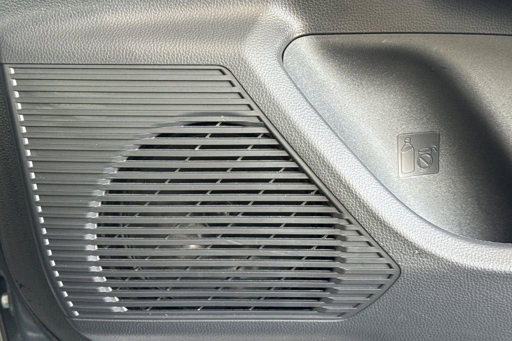 Used 2025 Toyota Prius XLE FWD image 27