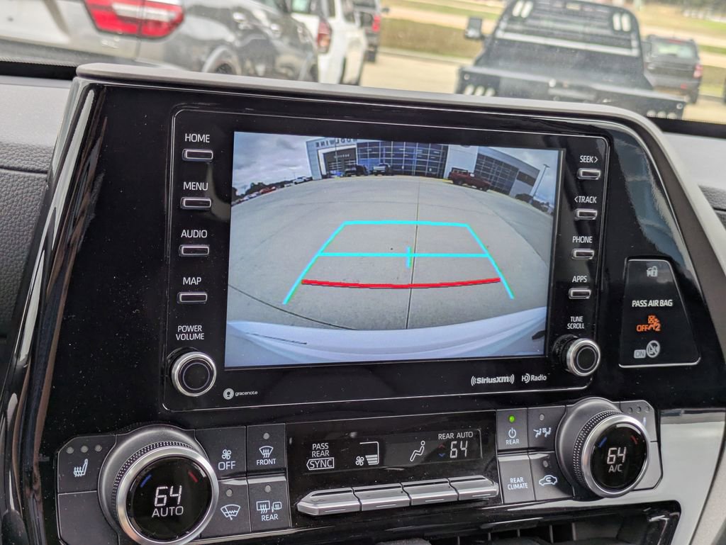 Used 2022 Toyota Highlander XLE image 20