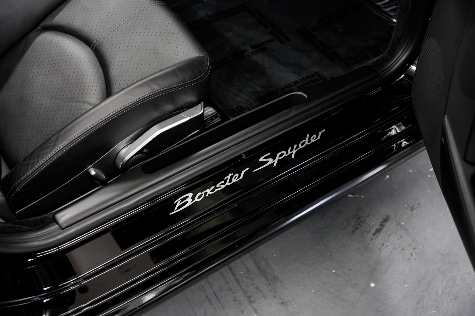 Used 2011 Porsche Boxster Spyder RWD image 22