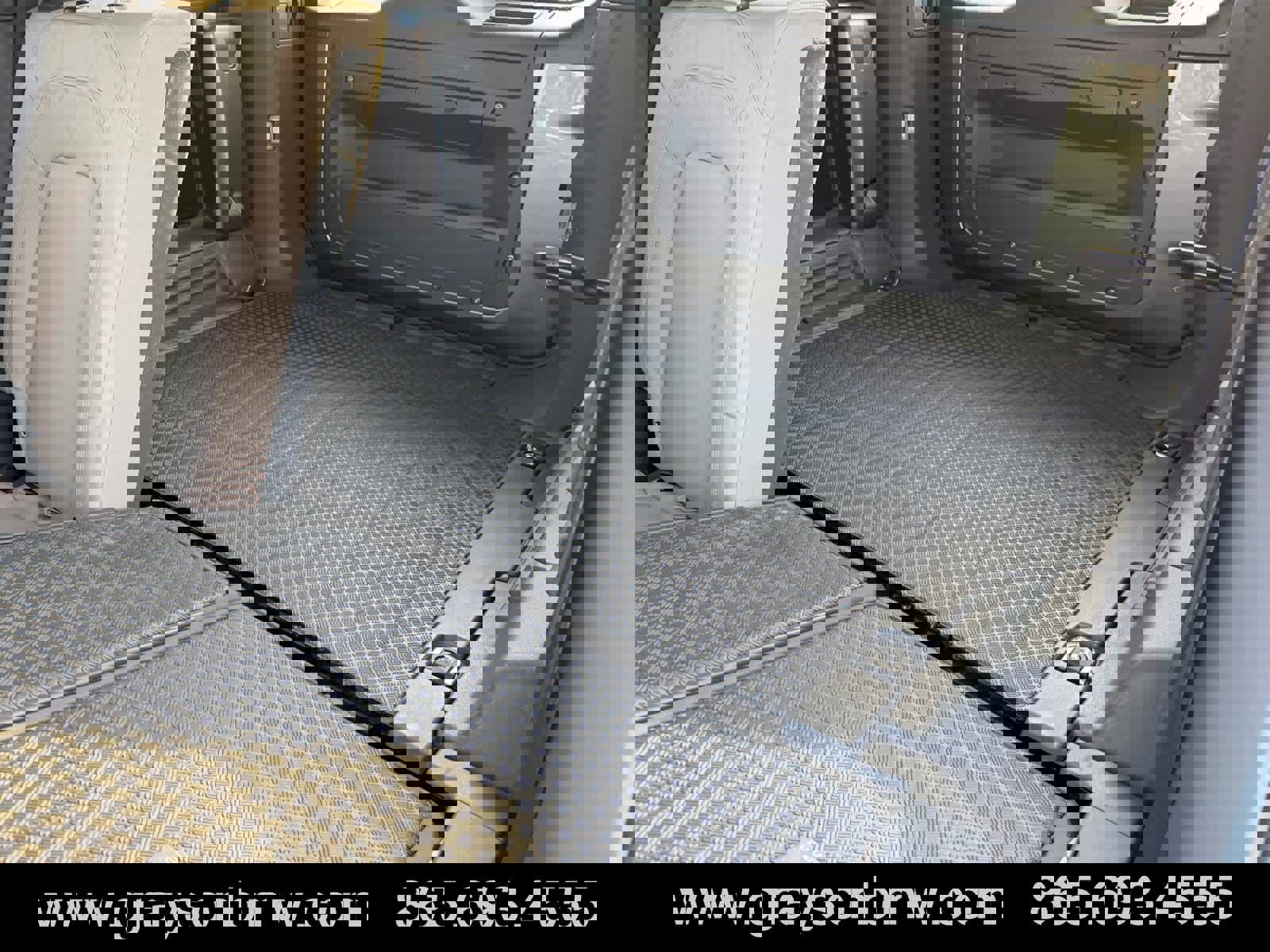 Used 2023 Land Rover Defender 110 SE image 14