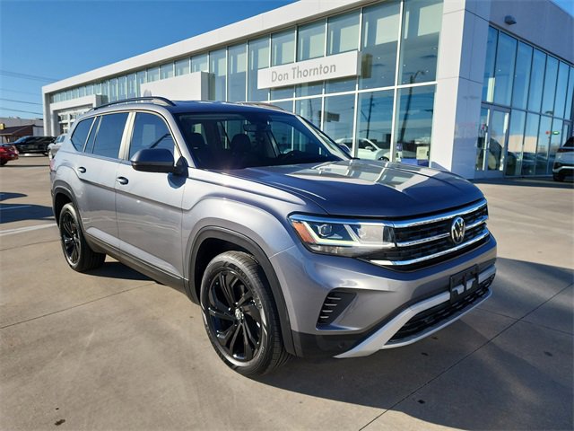 Used 2023 Volkswagen Atlas SE w/ Black Wheel Package image 1